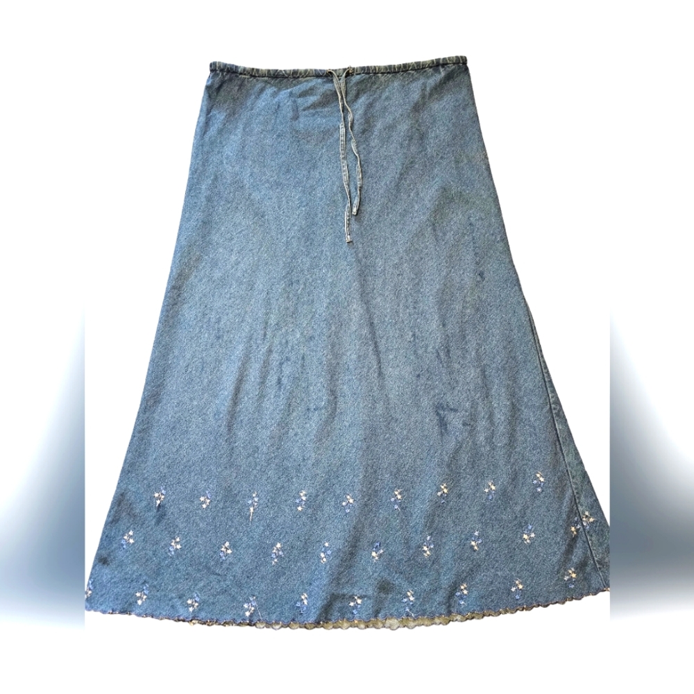 Casey & Max denim skirt with embroidered floral design large